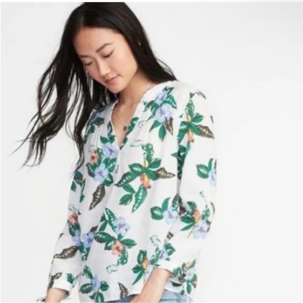 Old Navy White and Floral Relaxed Tie-Cuff Linen-Blend Blouse